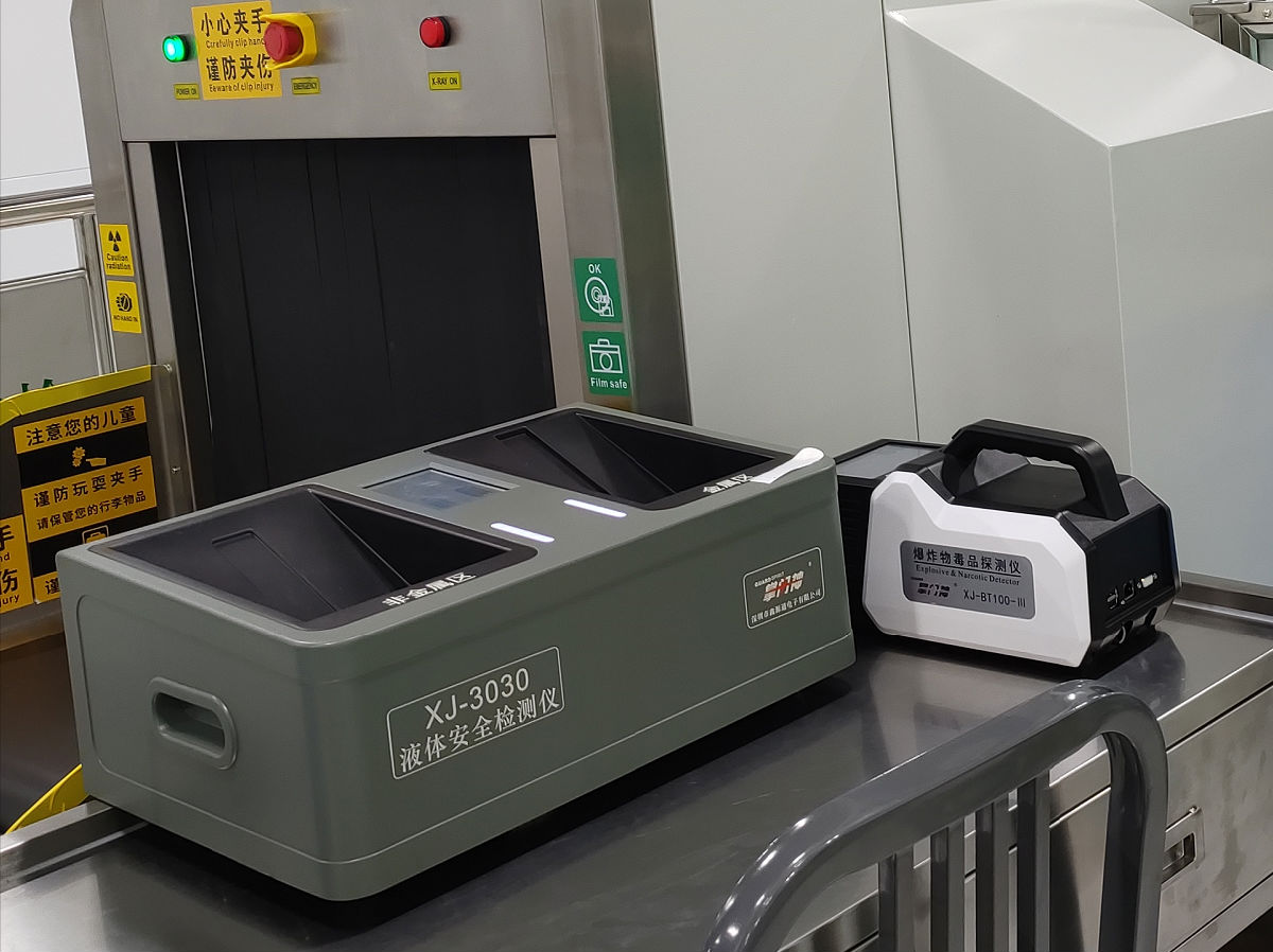 为了便于区分物品,安检仪器会根据x射线的投射强度,进行计算并转换成